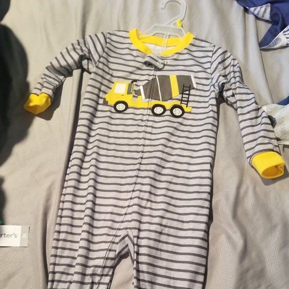 Lot of 5- Carter's Footie pajamas-3t - Picture 2 of 5